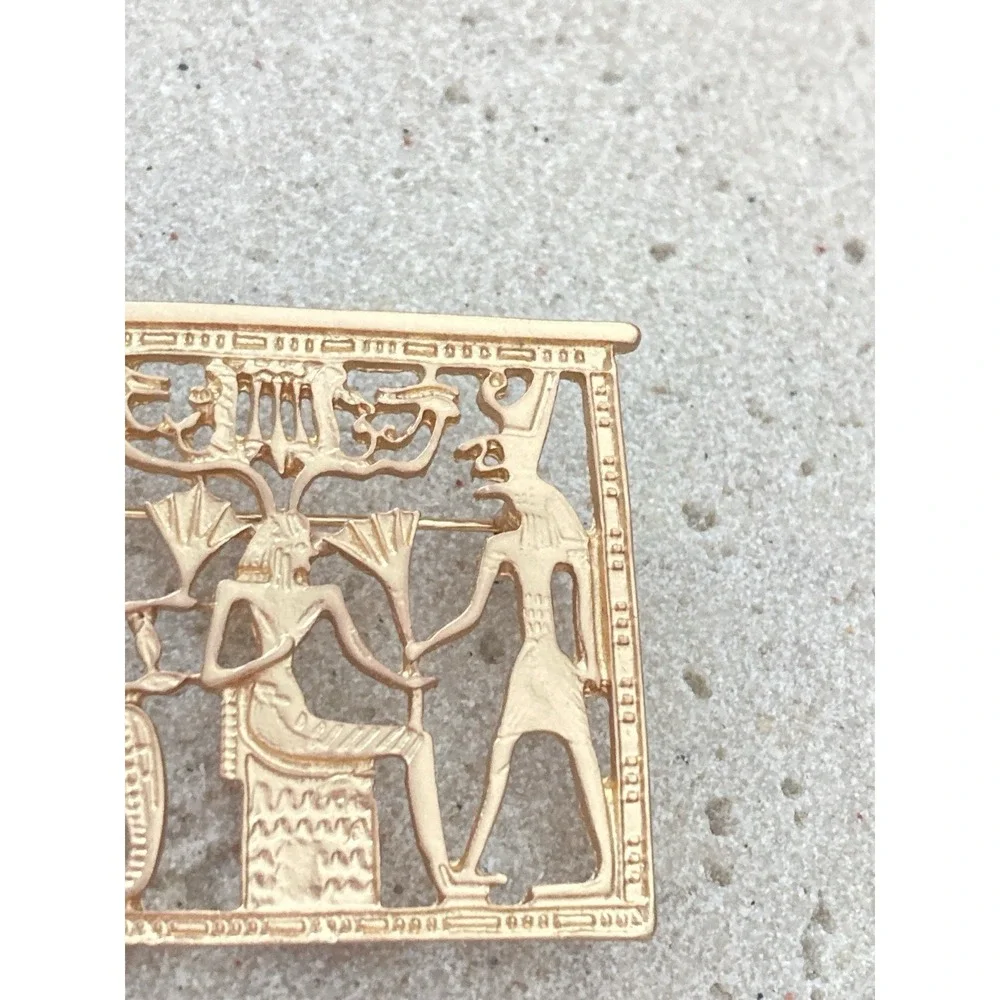 Egyptian Revival Brooch Gold Tone Pharaoh Goddess Scene Matte‎ Hieroglyphic